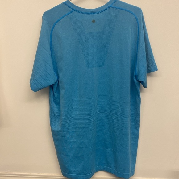 Lululemon Metal Vent Tech Short Sleeve Men’s XL Blue Athletic Gym Running Shirt - Picture 2 of 4